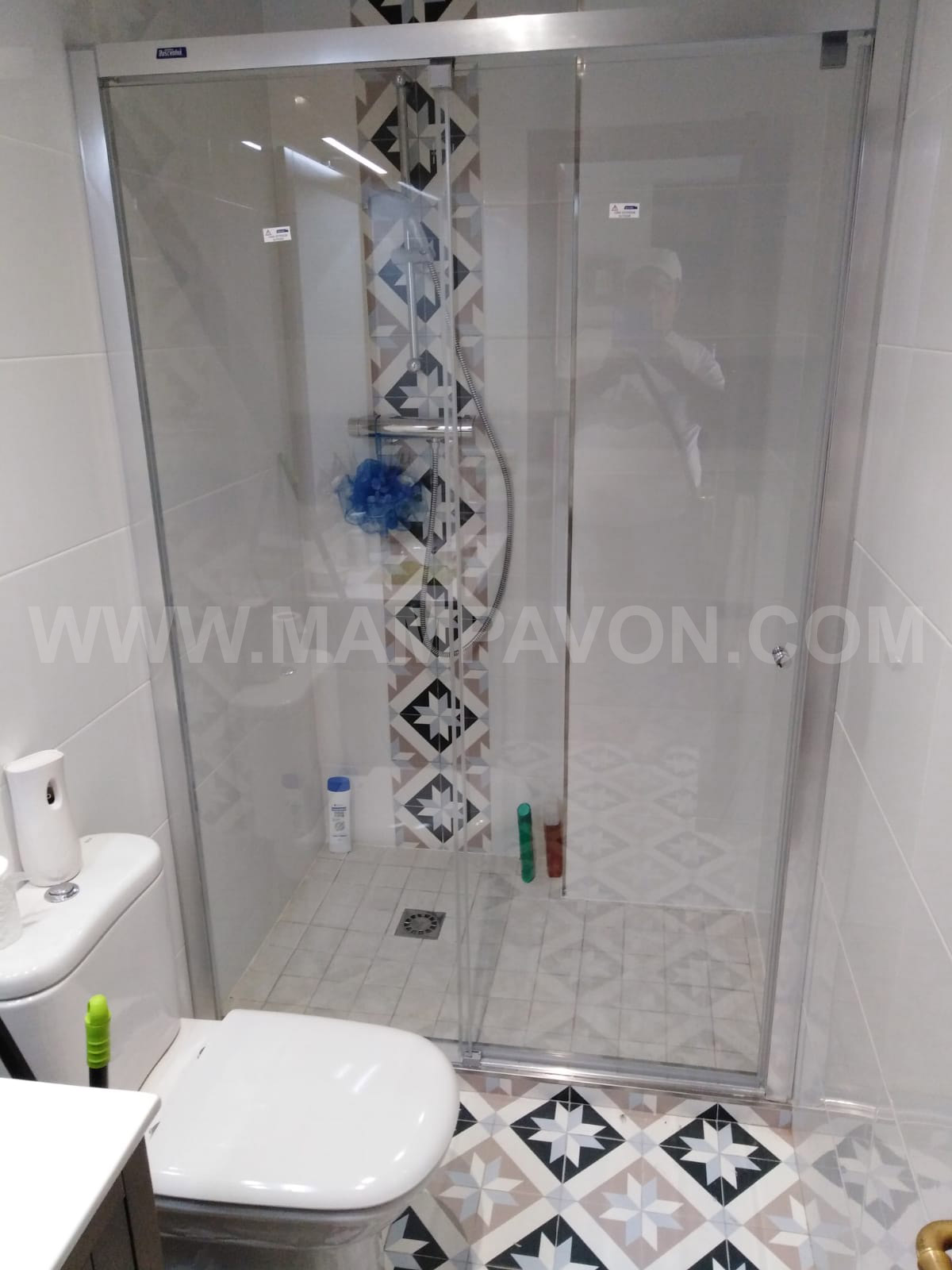 Mamparas de baño Baratas Sevilla - Aluminio y PVC Sevilla